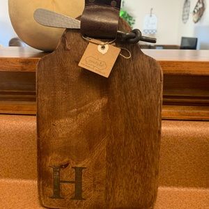 Mud Pie “H” monogrammed cheese board